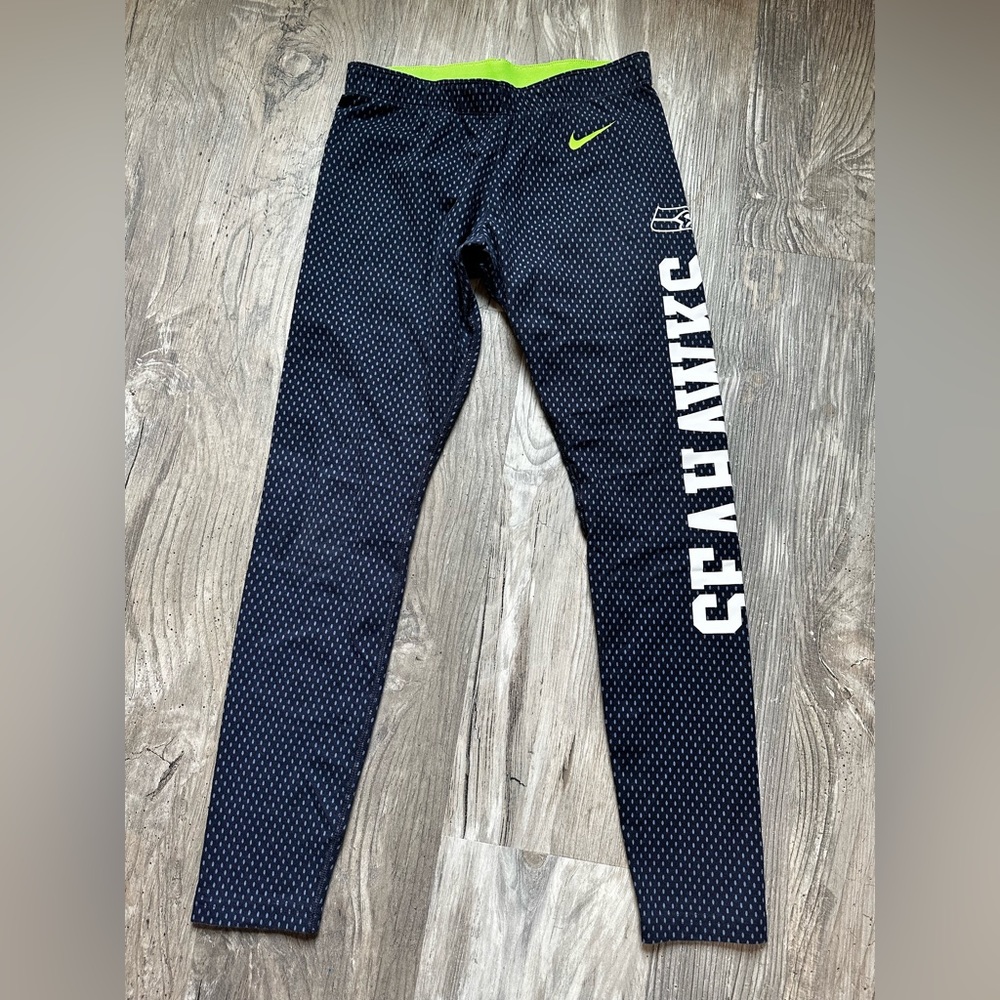LIKE NEW Nike Seattle Seahawks Leggings Size Medium